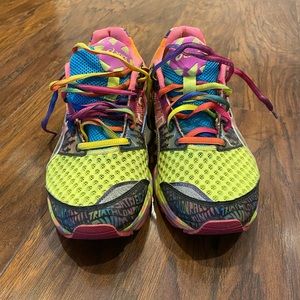 Women’s ASICS Running Shoe: Size 8.5